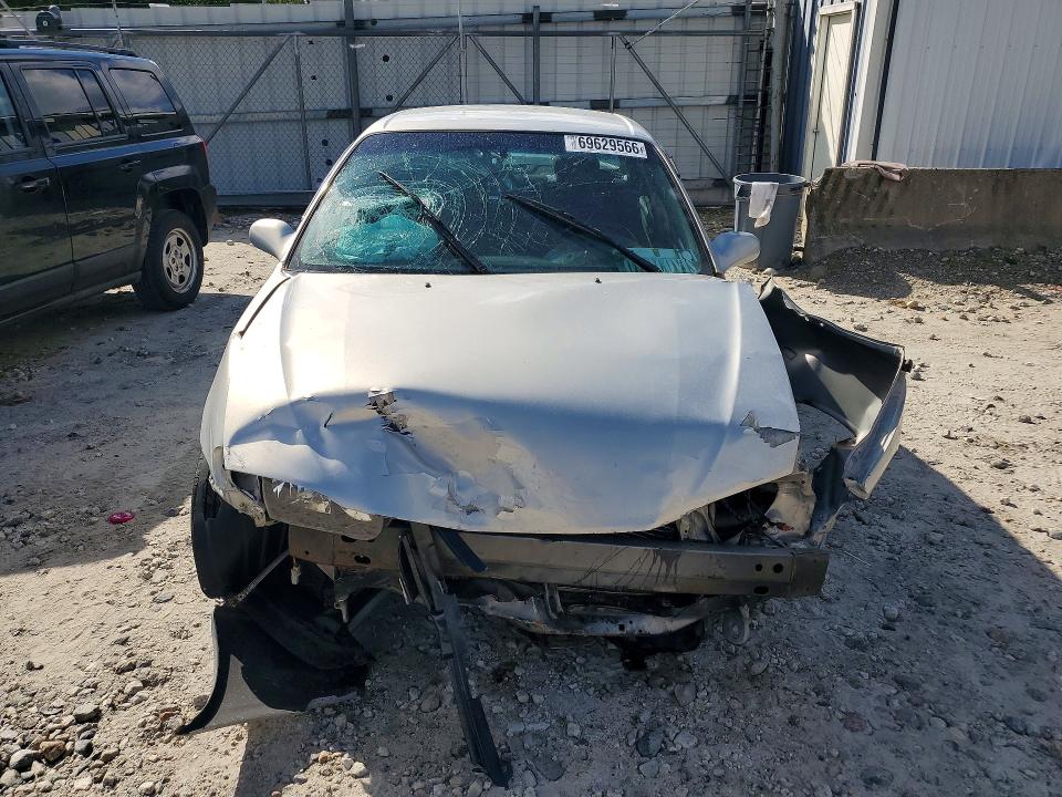69629566 :رقم المزاد ، 2T1BR12E91C502400 vin ، 2001 Toyota Corolla مزاد بيع