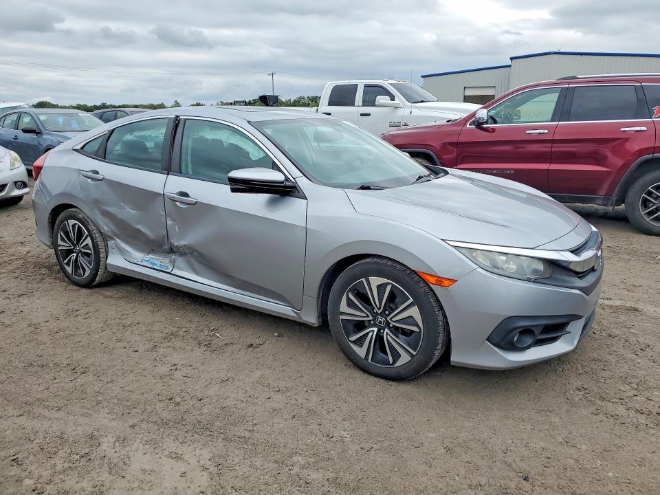 70519086 :رقم المزاد ، 19XFC1F70HE032722 vin ، 2017 Honda Civic مزاد بيع