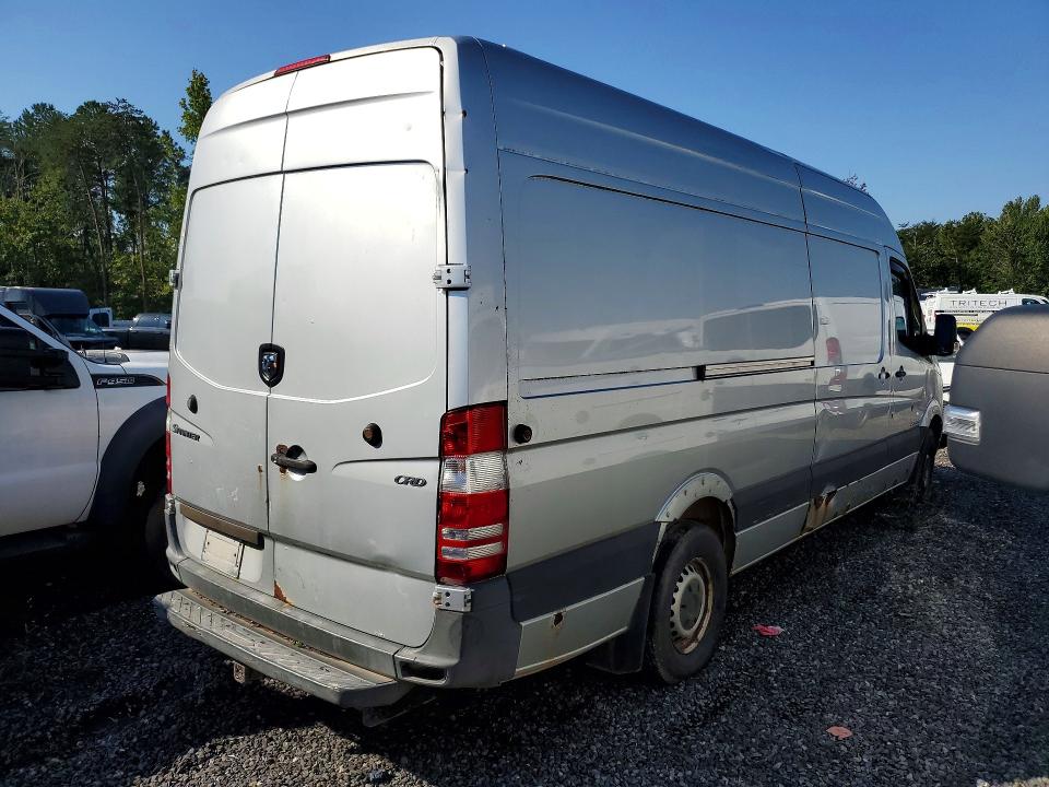 67351276 :رقم المزاد ، WD0PE845785270031 vin ، 2008 Dodge Sprinter مزاد بيع
