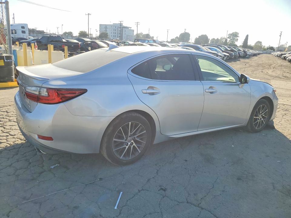 70158206 :رقم المزاد ، JTHBK1GGXG2220139 vin ، 2016 Lexus Es مزاد بيع
