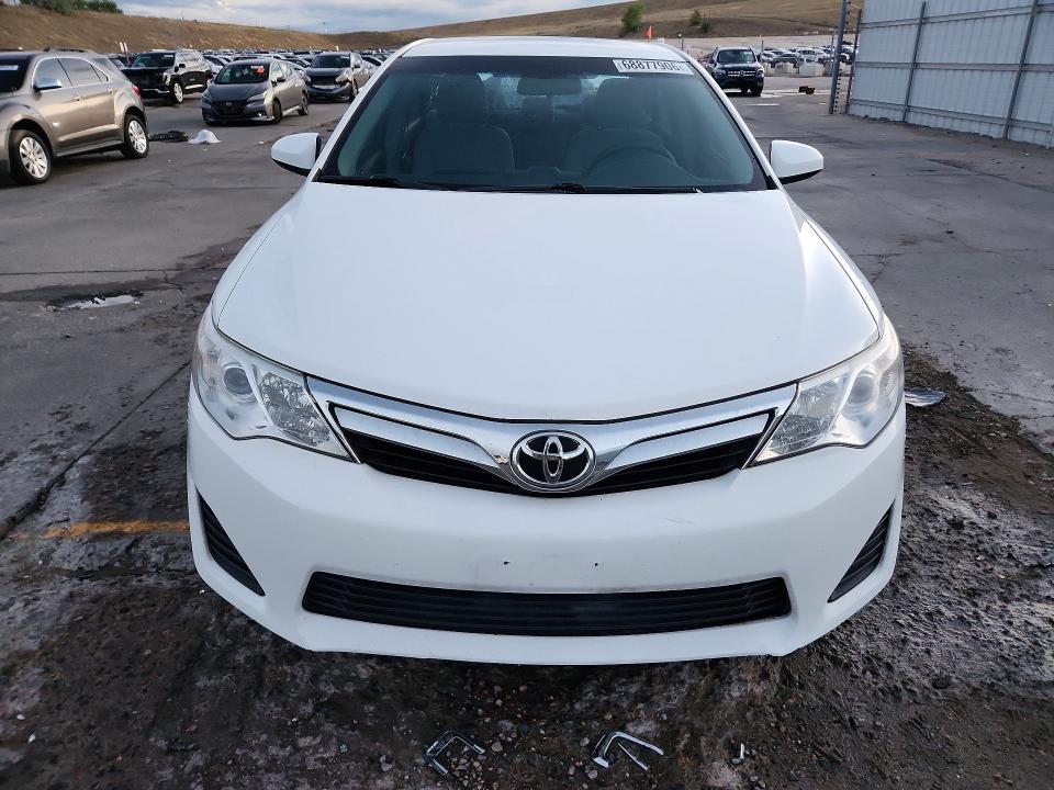 68877906 :رقم المزاد ، 4T1BF1FK8EU419974 vin ، 2014 Toyota Camry مزاد بيع