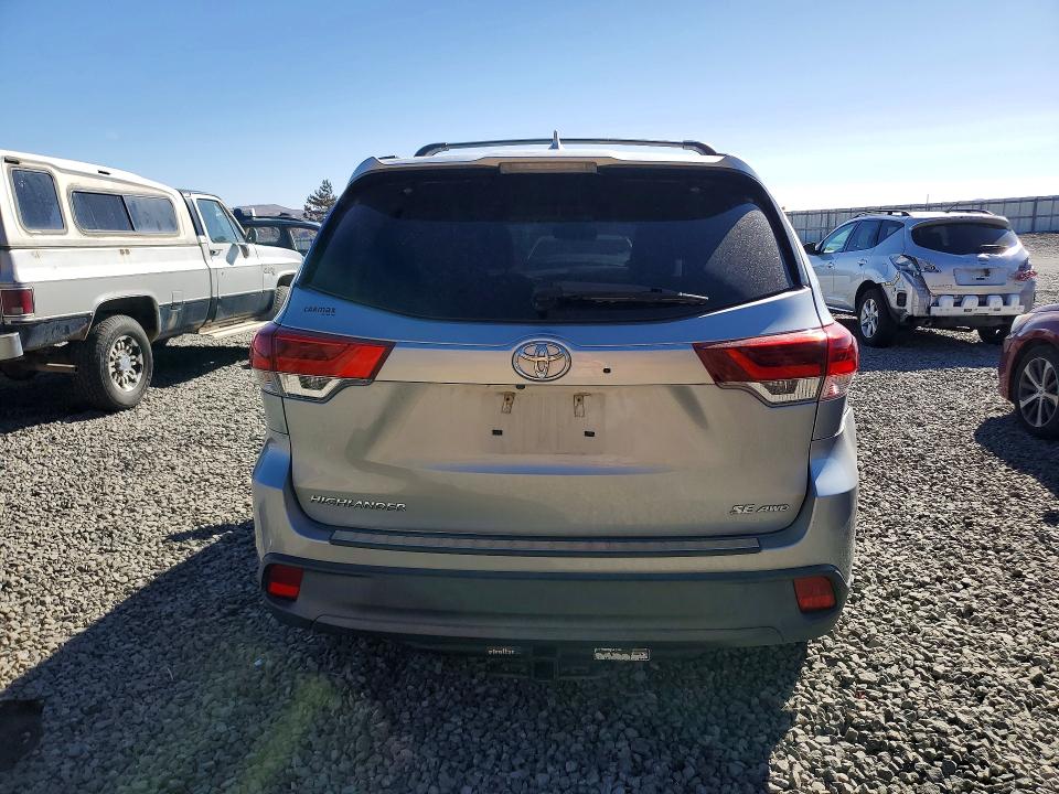 69086076 :رقم المزاد ، 5TDJZRFH7KS956085 vin ، 2019 Toyota Highlander مزاد بيع