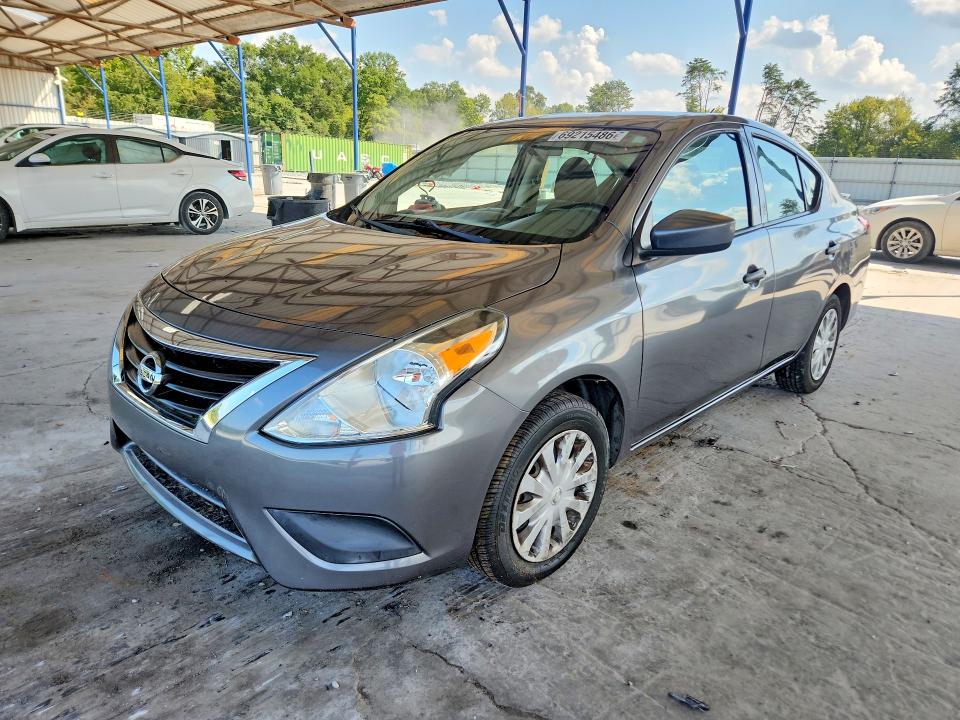69215486 :رقم المزاد ، 3N1CN7AP5KL832641 vin ، 2019 Nissan Versa مزاد بيع