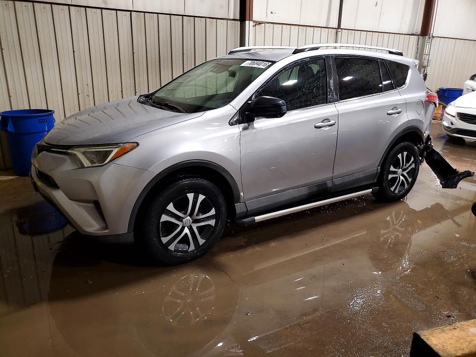 Продаж на аукціоні авто 2018 Toyota Rav4, vin: 2T3BFREV1JW711445, номер лоту: 70694016