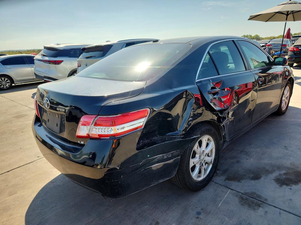 69490406 :رقم المزاد ، 4T4BF3EKXBR180958 vin ، 2011 Toyota Camry مزاد بيع