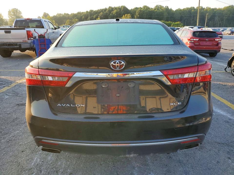 67416296 :رقم المزاد ، 4T1BK1EB1JU287468 vin ، 2018 Toyota Avalon مزاد بيع
