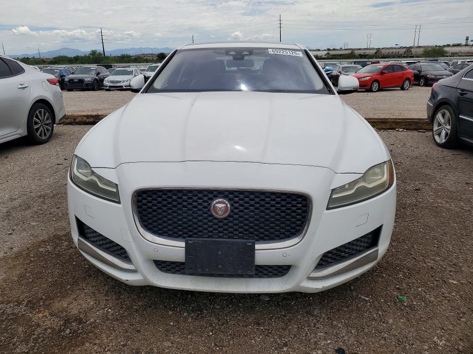 Продаж на аукціоні авто 2017 Jaguar Xf, vin: SAJBD4BVXHCY35581, номер лоту: 69225126