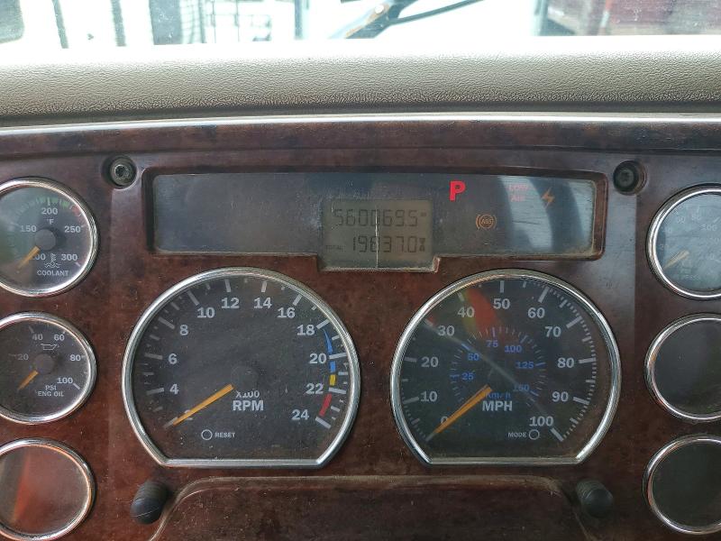 66977046 :رقم المزاد ، 1M2AG10Y54M013932 vin ، 2004 Mack 700 مزاد بيع