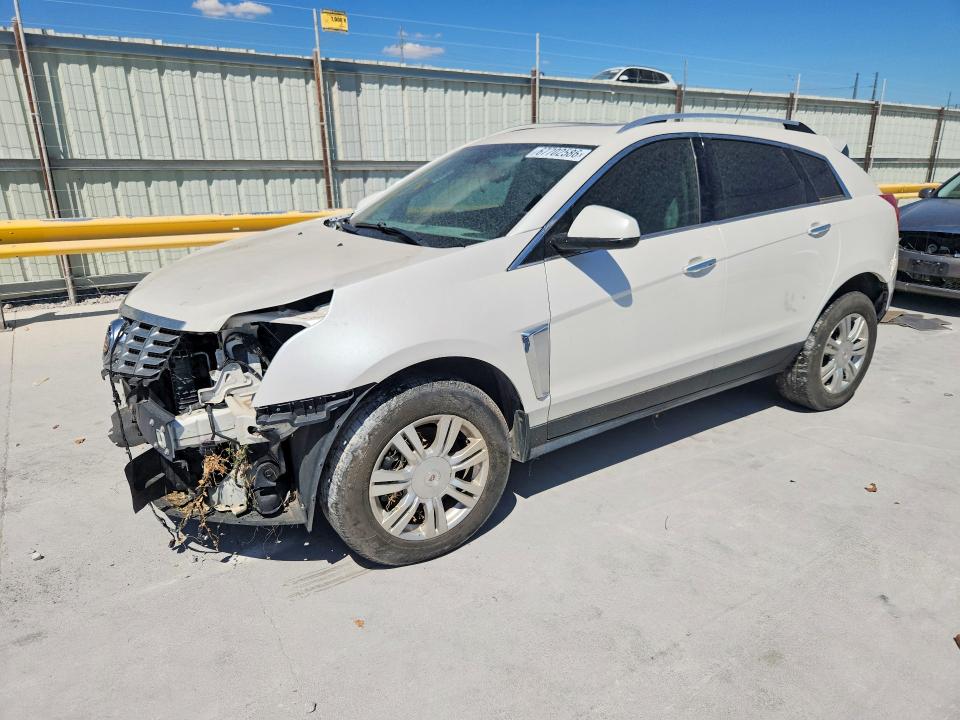 67702586 :رقم المزاد ، 3GYFNBE32FS528385 vin ، 2015 Cadillac Srx مزاد بيع