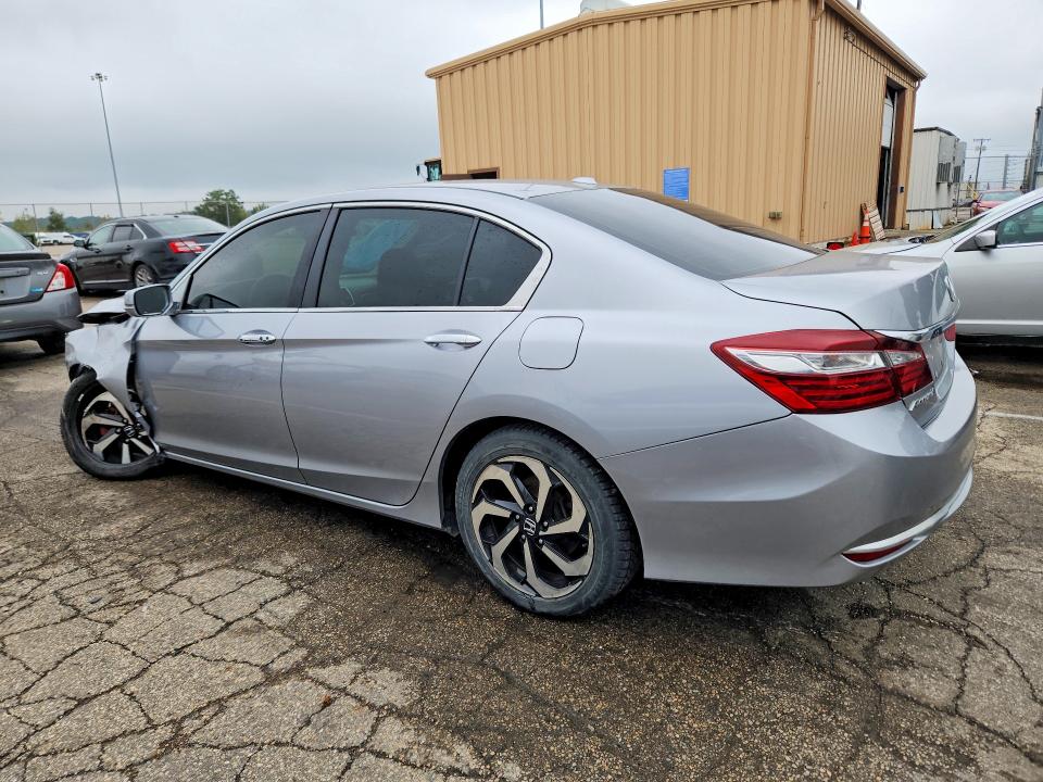 69584416 :رقم المزاد ، 1HGCR2F95HA235845 vin ، 2017 Honda Accord مزاد بيع