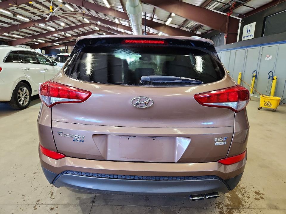 68541356 :رقم المزاد ، KM8J3CA20GU052059 vin ، 2016 Hyundai Tucson مزاد بيع