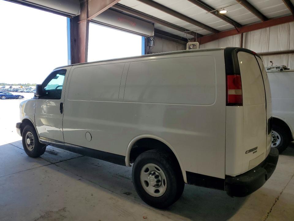 69731916 :رقم المزاد ، 1GCWGFCF8F1233572 vin ، 2015 Chevrolet Express G2500 مزاد بيع