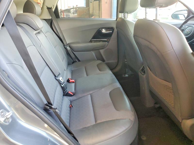 67712856 :رقم المزاد ، KNDCC3LC3H5081635 vin ، 2017 Kia Niro مزاد بيع