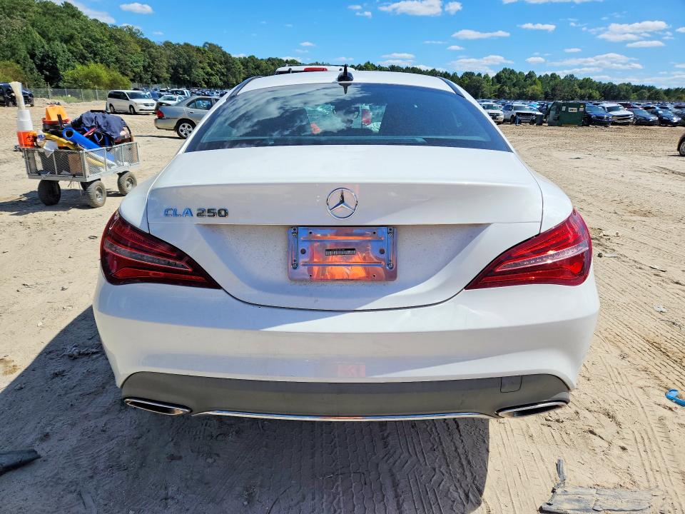 68280576 :رقم المزاد ، WDDSJ4EB8JN645528 vin ، 2018 Mercedes-benz Cla مزاد بيع