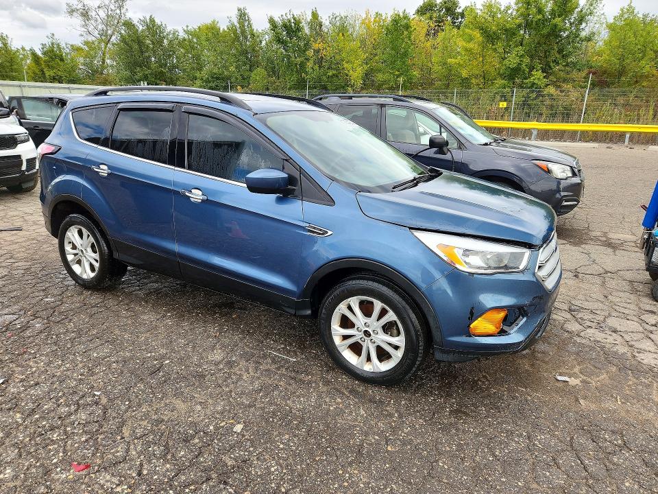 Продаж на аукціоні авто 2018 Ford Escape, vin: 1FMCU9GD0JUC40475, номер лоту: 70043646