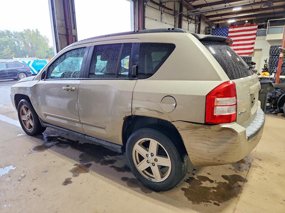 2010 Jeep Compass მანქანა იყიდება აუქციონზე, vin: 1J4NF4FBXAD511062, აუქციონის ნომერი: 70621086