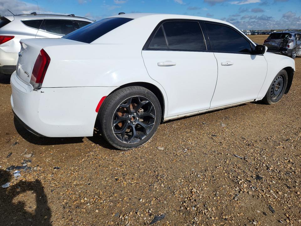 Продаж на аукціоні авто 2016 Chrysler 300, vin: 2C3CCABG4GH231434, номер лоту: 67430556