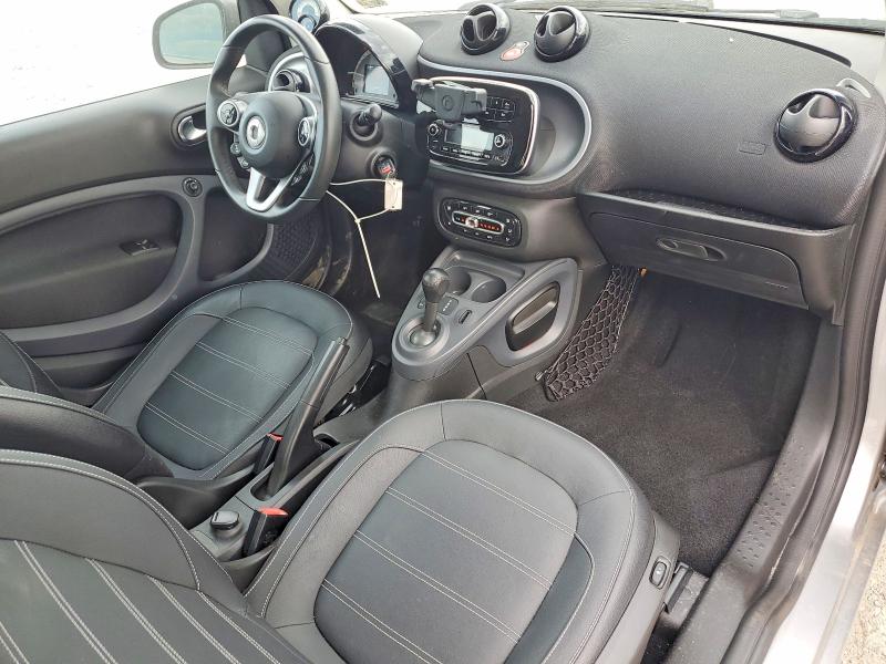68653916 :رقم المزاد ، WMEFJ9BA4HK235018 vin ، 2017 Smart Fortwo مزاد بيع