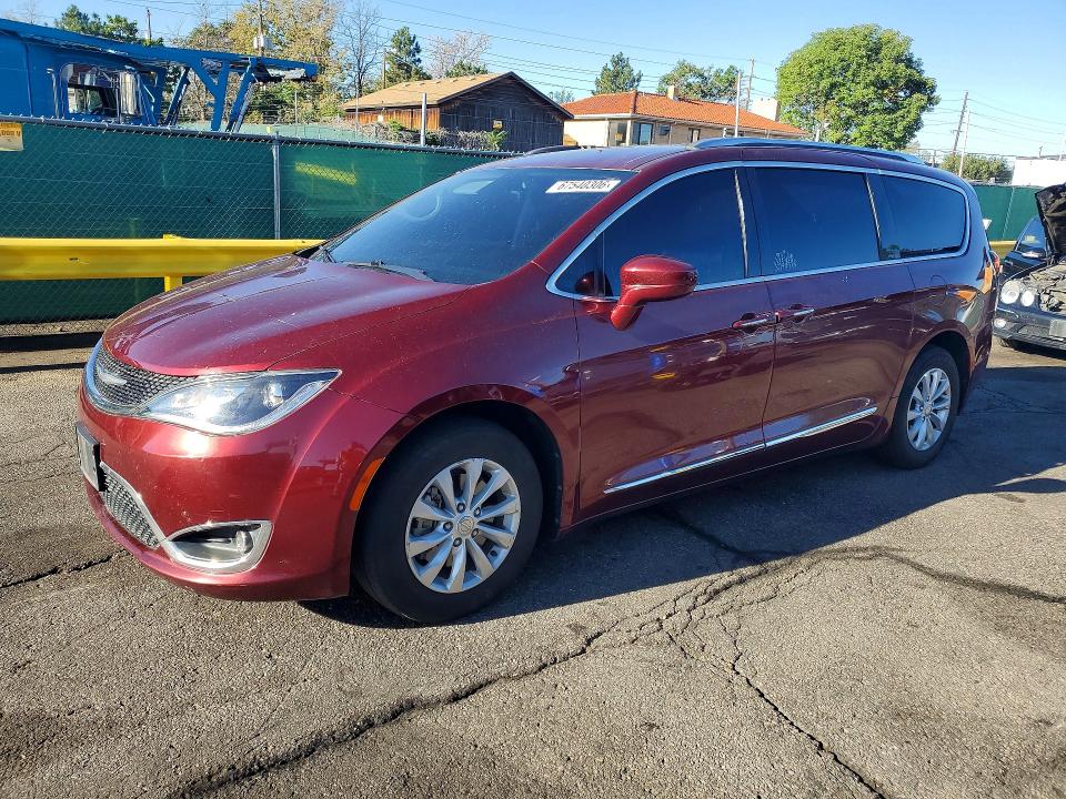 67540306 :رقم المزاد ، 2C4RC1BG4JR107557 vin ، 2018 Chrysler Pacifica مزاد بيع