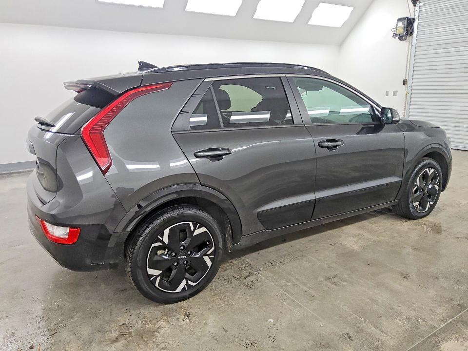 2023 Kia Niro მანქანა იყიდება აუქციონზე, vin: KNDCR3L10P5037202, აუქციონის ნომერი: 70154176
