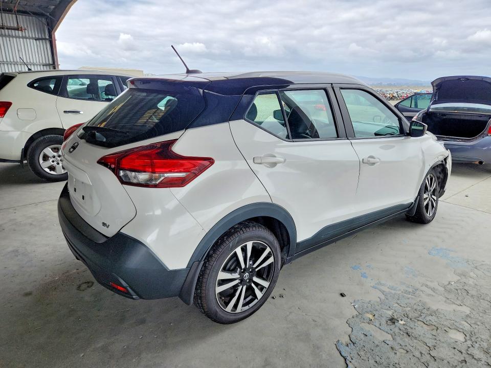 Продажа на аукционе авто 2019 Nissan Kicks, vin: 3N1CP5CU7KL499053, номер лота: 69441166