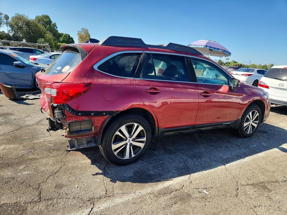 67704326 :رقم المزاد ، 4S4BSANC6J3325338 vin ، 2018 Subaru Outback مزاد بيع