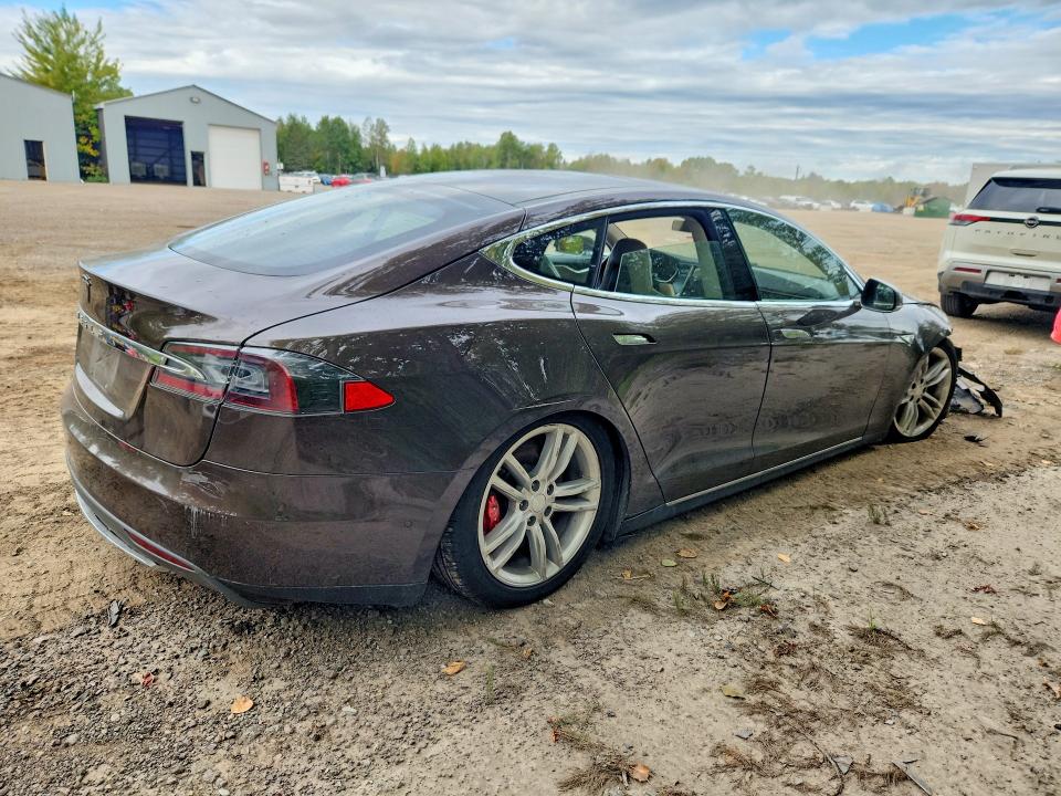 Продажа на аукционе авто 2014 Tesla Model S, vin: 5YJSA1H2XEFP65050, номер лота: 69520496