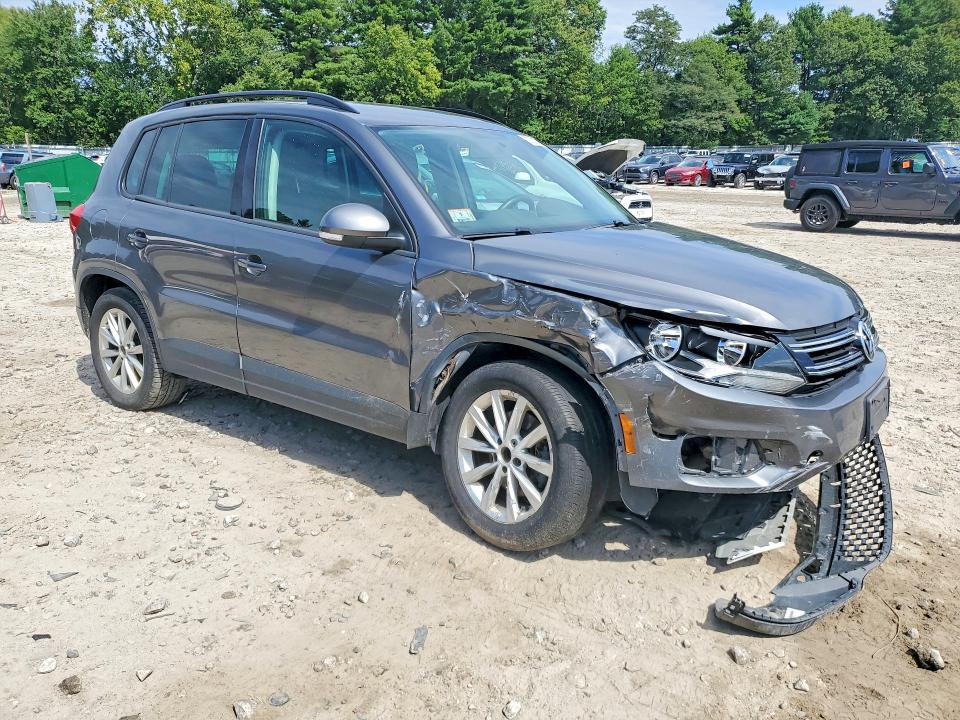 2015 Volkswagen Tiguan მანქანა იყიდება აუქციონზე, vin: WVGAV7AXXFW540774, აუქციონის ნომერი: 67332336