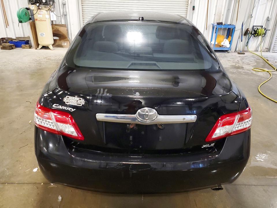 69598096 :رقم المزاد ، 4T1BF3EK7BU212064 vin ، 2011 Toyota Camry مزاد بيع