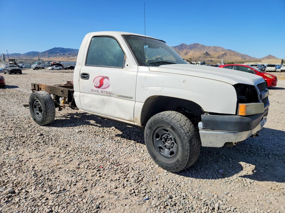 2004 Chevrolet Silverado მანქანა იყიდება აუქციონზე, vin: 1GBHC24U84E334681, აუქციონის ნომერი: 68237506
