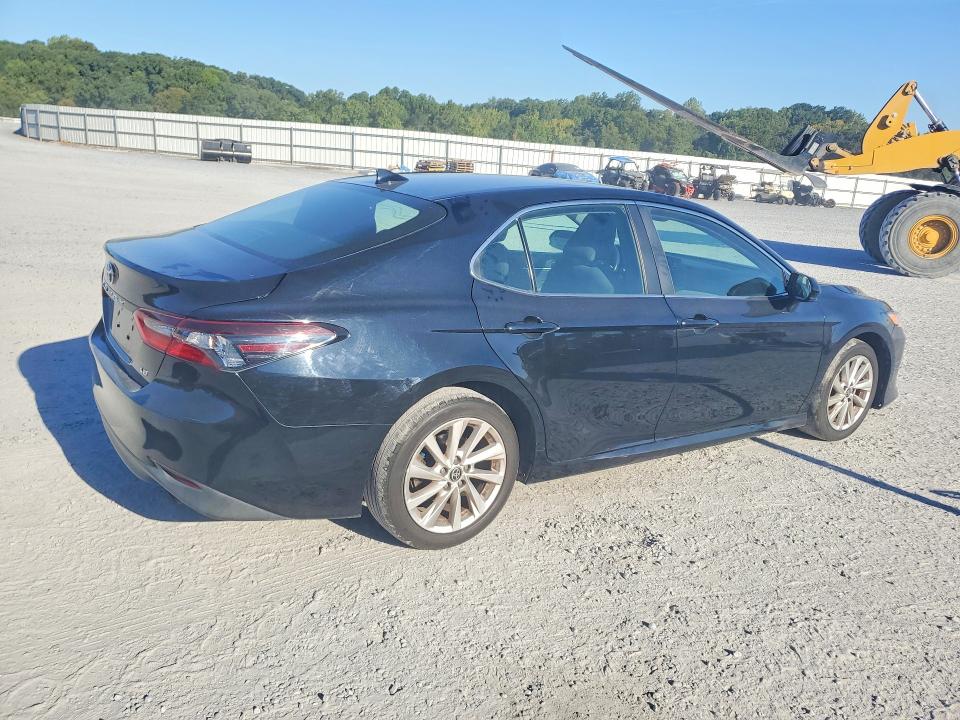 68040356 :رقم المزاد ، 4T1C11AK3PU801326 vin ، 2023 Toyota Camry مزاد بيع