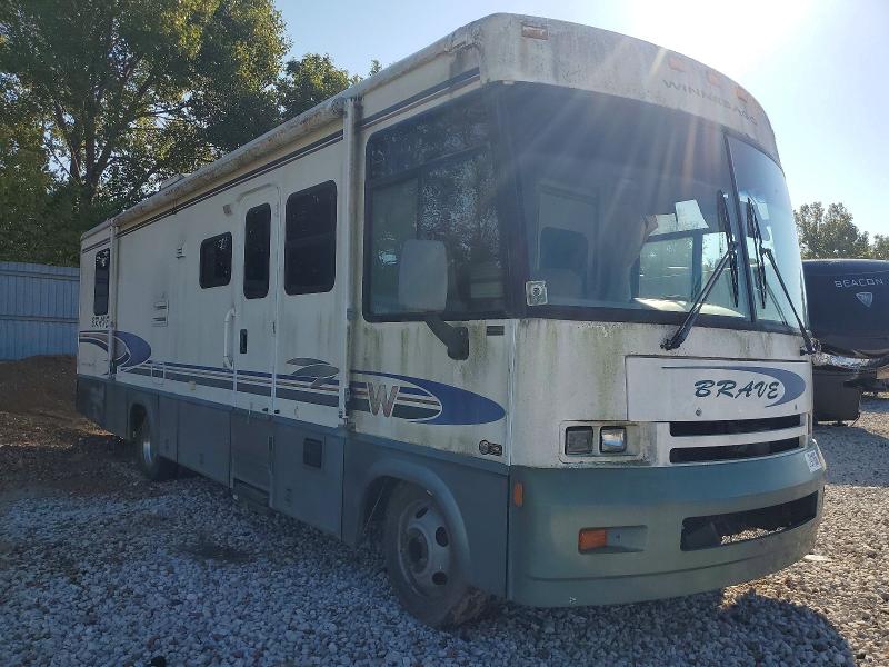 67911836 :رقم المزاد ، 5B4LP57GX13327939 vin ، 2001 Winnebago Brave مزاد بيع