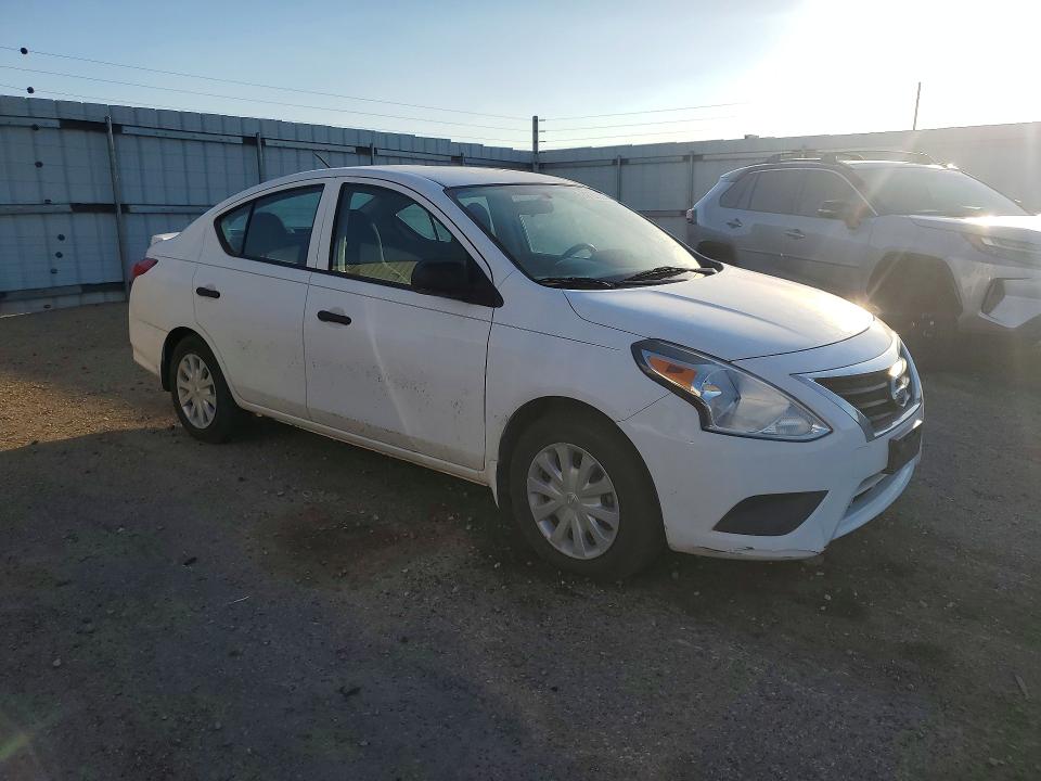 69787226 :رقم المزاد ، 3N1CN7AP7FL837829 vin ، 2015 Nissan Versa مزاد بيع