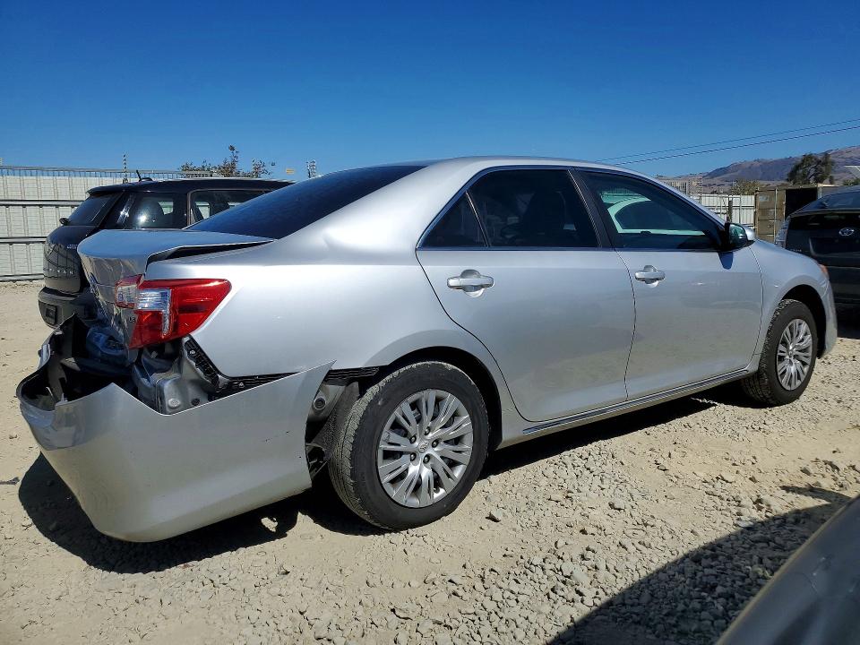 70745066 :رقم المزاد ، 4T1BF1FK1CU068158 vin ، 2012 Toyota Camry مزاد بيع