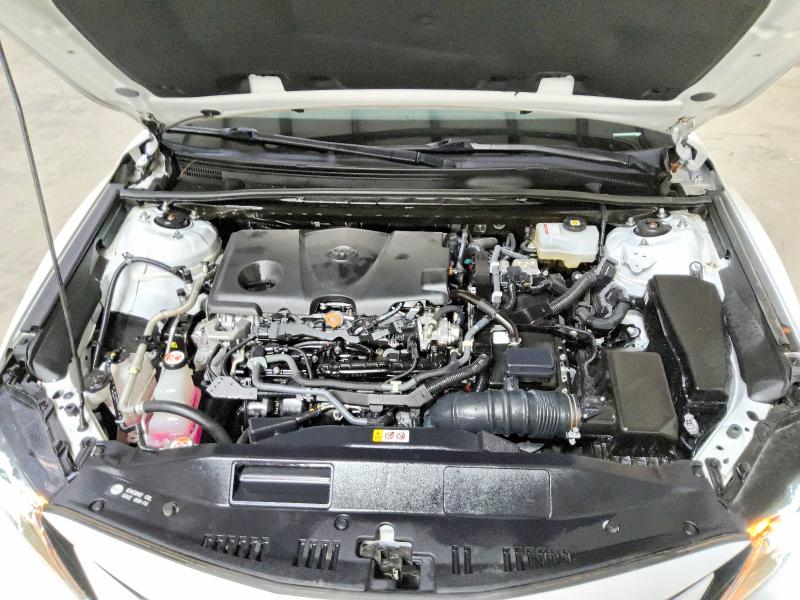 70525196 :رقم المزاد ، 4T1C31AK0NU587001 vin ، 2022 Toyota Camry مزاد بيع
