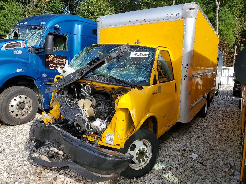 70528226 :رقم المزاد ، 7GZ37TC71NN006597 vin ، 2022 Gmc Savana مزاد بيع