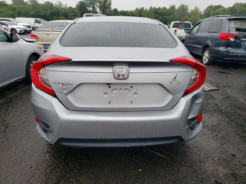 67078436 :رقم المزاد ، 2HGFC2F55JH527238 vin ، 2018 Honda Civic مزاد بيع