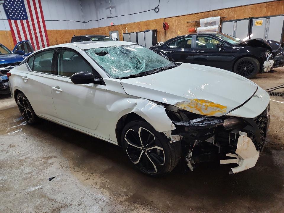 2024 Nissan Altima მანქანა იყიდება აუქციონზე, vin: 1N4BL4CV1RN387582, აუქციონის ნომერი: 69620476