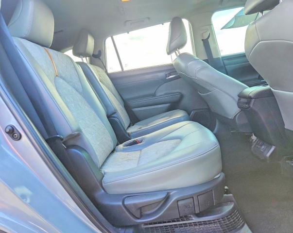 70695806 :رقم المزاد ، 5TDAARAH8NS513754 vin ، 2022 Toyota Highlander Hybrid مزاد بيع