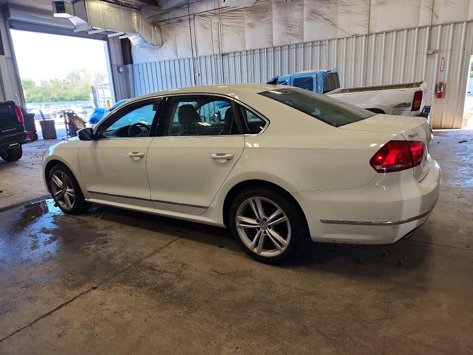68349156 :رقم المزاد ، 1VWBV7A30FC042877 vin ، 2015 Volkswagen Passat مزاد بيع