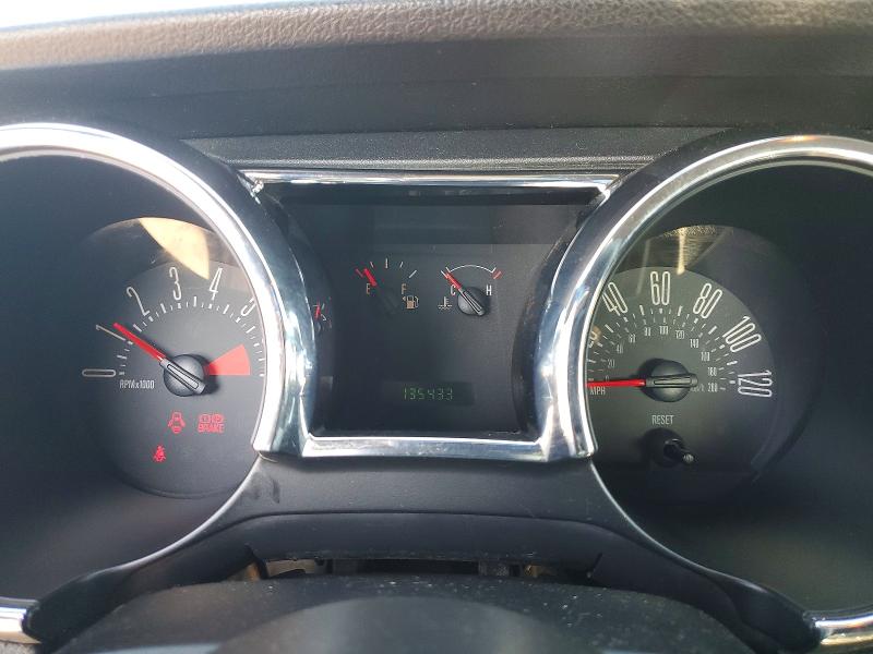 70358106 :رقم المزاد ، 1ZVFT80N655188297 vin ، 2005 Ford Mustang مزاد بيع