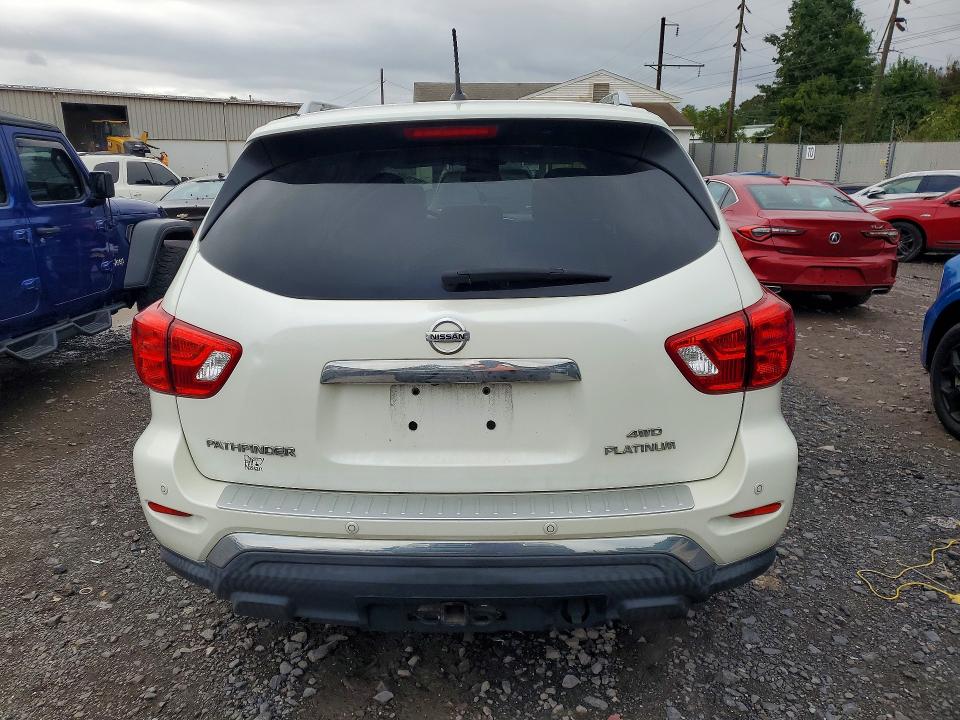 70478456 :رقم المزاد ، 5N1DR2MM8JC626164 vin ، 2018 Nissan Pathfinder مزاد بيع