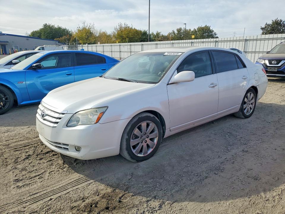 70463026 :رقم المزاد ، 4T1BK36B25U019478 vin ، 2005 Toyota Avalon مزاد بيع