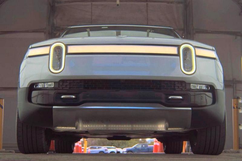 2023 Rivian R1s მანქანა იყიდება აუქციონზე, vin: 7PDSGABA4PN019950        , აუქციონის ნომერი: 68713586