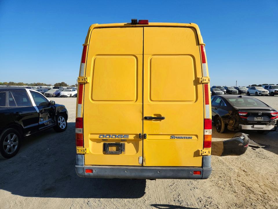 Продаж на аукціоні авто 2003 Sprinter 2500 Sprinter, vin: WD2YD742X35560884        , номер лоту: 68883596