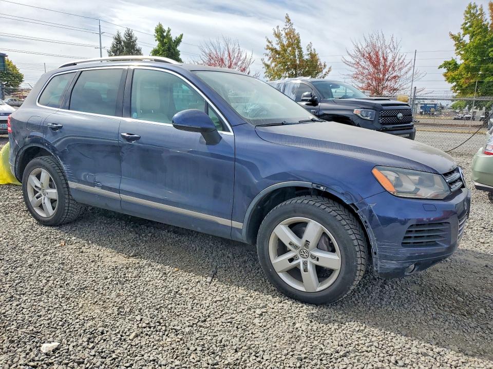 2011 Volkswagen Touareg მანქანა იყიდება აუქციონზე, vin: WVGFK9BP8BD002055, აუქციონის ნომერი: 69945306