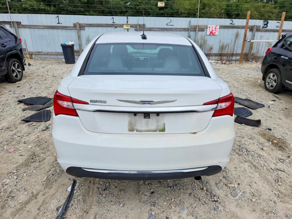 69751086 :رقم المزاد ، 1C3CCBAB1CN295296 vin ، 2012 Chrysler 200 مزاد بيع