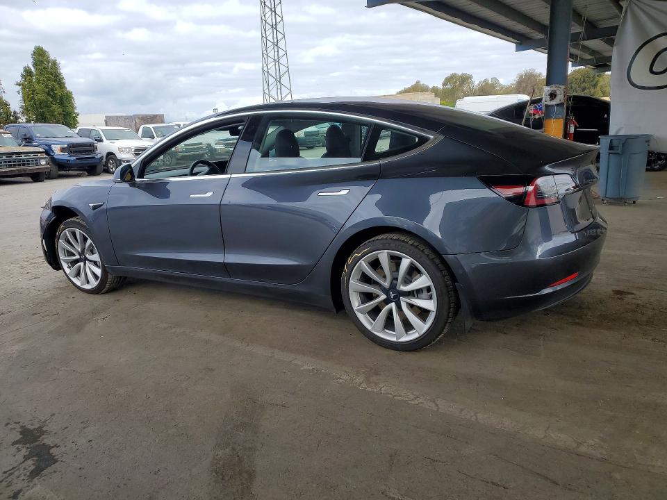 67058616 :رقم المزاد ، 5YJ3E1EA6JF050488 vin ، 2018 Tesla Model 3 مزاد بيع