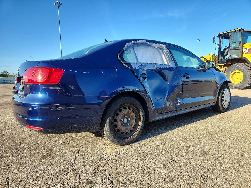 68799906 :رقم المزاد ، 3VWD17AJ6EM211686 vin ، 2014 Volkswagen Jetta مزاد بيع