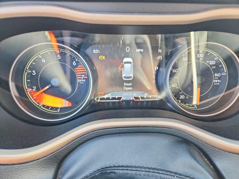 68423576 :رقم المزاد ، 1C4PJMDB3JD522596 vin ، 2018 Jeep Cherokee مزاد بيع